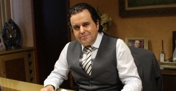 O Reitor da Universidade Paranaense, Carlos Eduardo Garcia dedica a honra aos professores, alunos e gestores