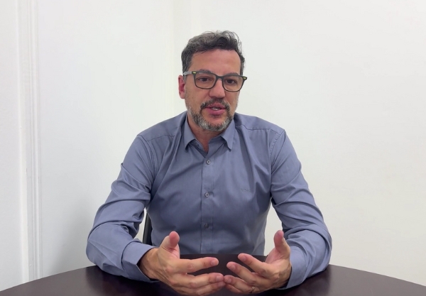 Dr. Regis Tavares - Neurocirurgião de Brasília - DF