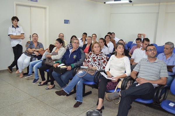 Participaram representantes de 18 municípios