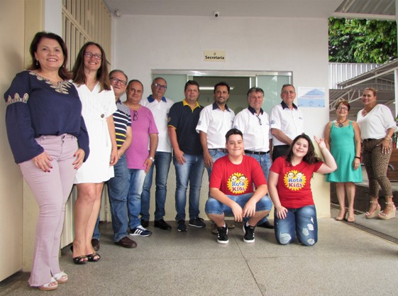 Placa comemorativa em homenagem aos voluntários que colaboraram