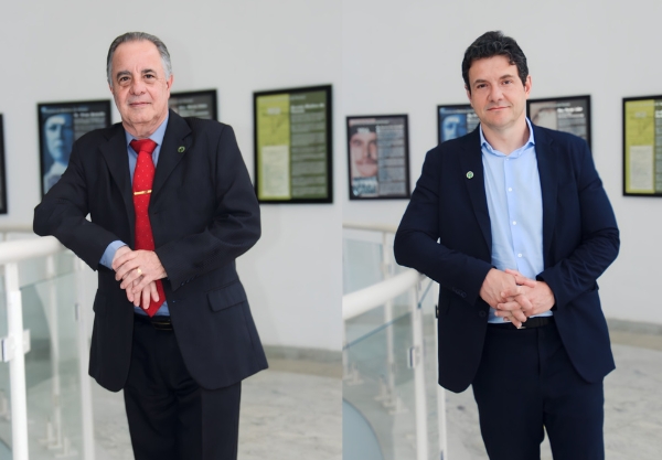 O presidente do CRM-PR, Dr. Romualdo José Ribeiro Gama, o vice-presidente Dr. Eduardo Baptistella