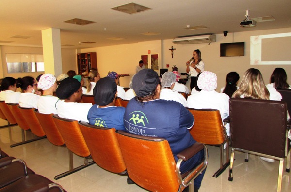 Dia da Mulher no Instituto Nossa Senhora Aparecida