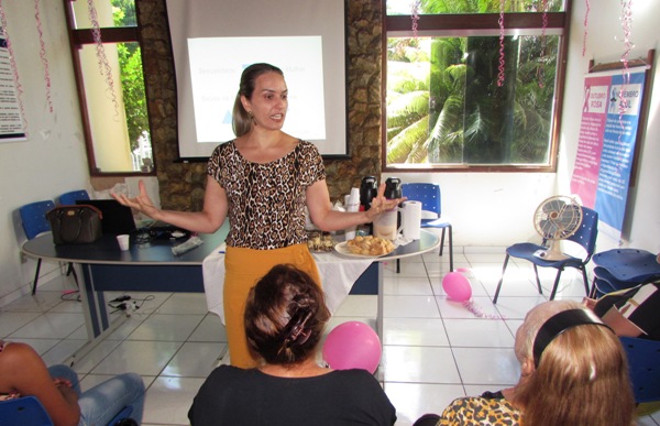 A médica ginecologista Dra. Maria Augusta Rabello Sotilli proferiu palestra sobre sexualidade e higiene íntima