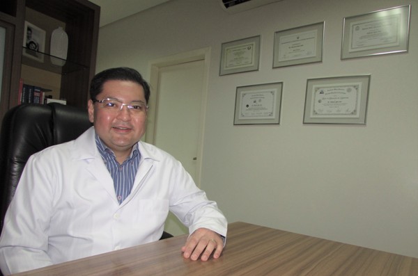O Serviço de Cardiologia Invasiva – Hemodinâmica do Instituto Nossa Senhora Aparecida é comandado pelo Dr. Edmilson Yano Ishii 