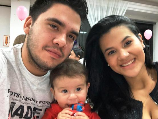 A jovem deixa o esposo, José e um filho, o pequeno Auron, que está prestes a completar um ano de idade.