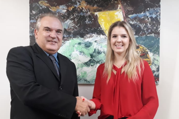 Cardoso com a deputada federal do Paraná, Luisa Canziani (PTB), que integra a Frente Parlamentar dos Consórcios