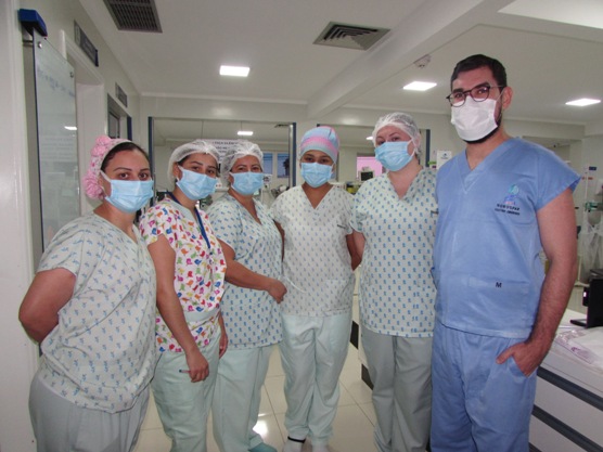 Dr. Januário Francisco de Oliveira Cavalcante e equipe de enfermagem da UTI Neo da Norospar