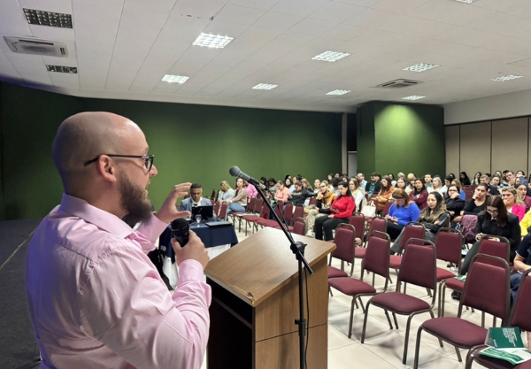 Dr. Leonardo Sandri, médico do Pronto-Socorro do Instituto Nossa Senhora Aparecida